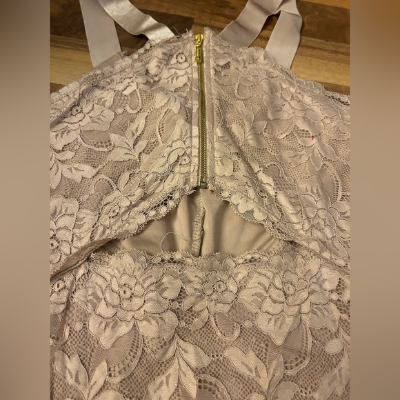 Elegant Lace Dress in Cream - Picture 6 of 6